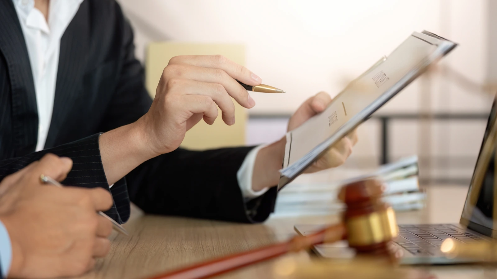 how-criminal-lawyers-help-build-a-strong-defense-strategy